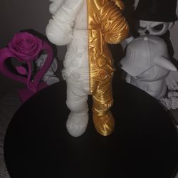 Astronaut Kaws