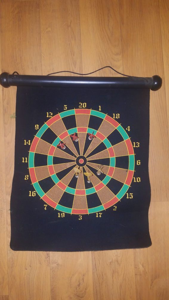Magnetic Dart Board 6 darts