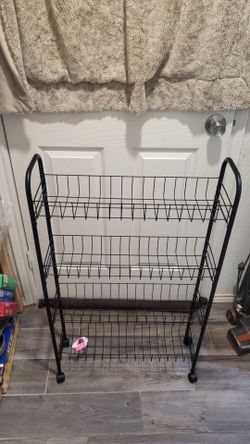 Rolling shelf