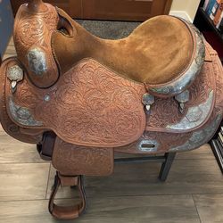 Show Saddle