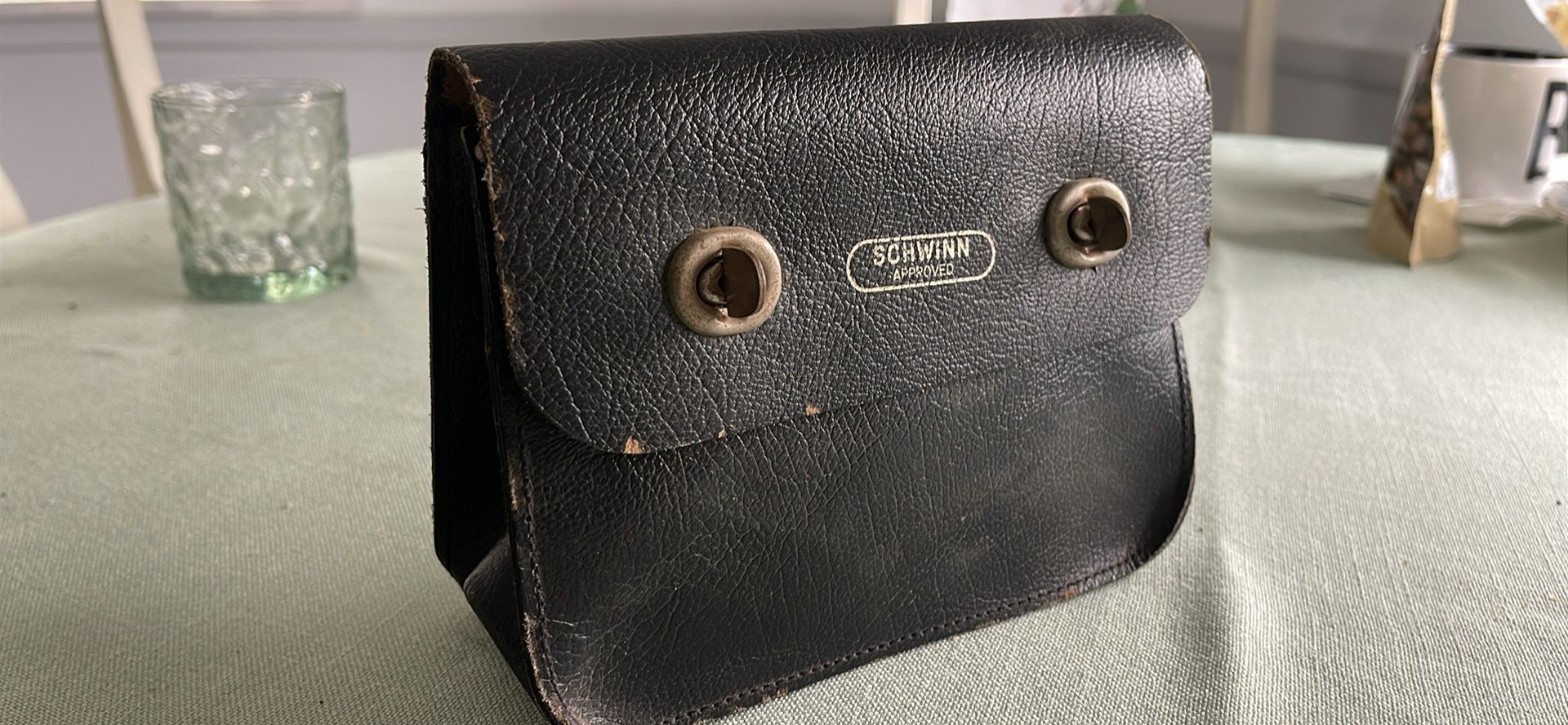 Rate Vintage Schwinn Bicyxle Tool Bag like New/ $75 obo/ located in woodland hills ca
