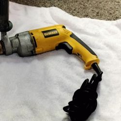 DeWalt 1/2" VSR Drill DW235G (CORDED)