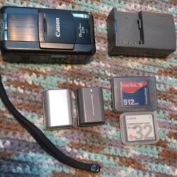 Canon Powershot S50 and accessories 