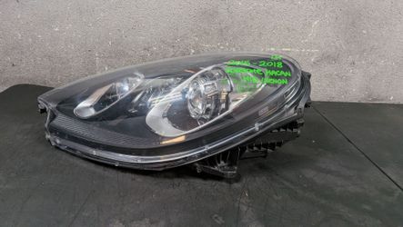 2015-2016-2017-2018 PORSCHE MACAN LEFT HEADLIGHT OEM USED #10630