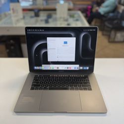 MacBook Pro 15inch Touchbar i9-16gb ram-1tb ssd Battery cycle 1
