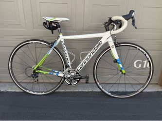 2013 Cannandale lightweight CAAD10 5 105 road bike