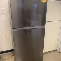 New Scratch And Dent Samsung 28” Top Freezer Fridge In Black Stainless 6 Months Warranty 