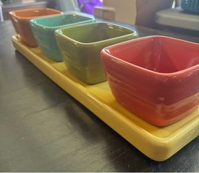 Crate & Barrel 5 Piece Small Bowl Set & Tray