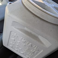 Sealed Dog Cat Food Container 