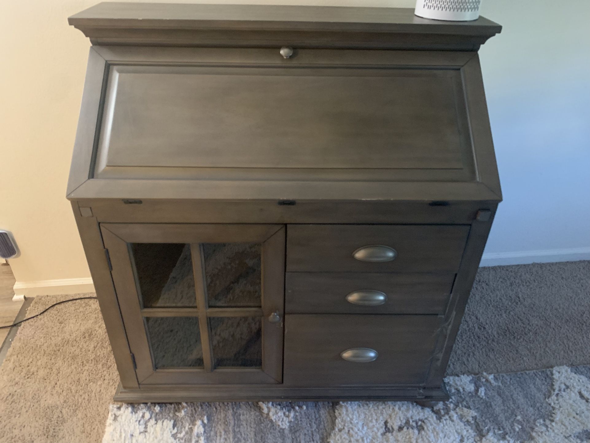 Desk hutch