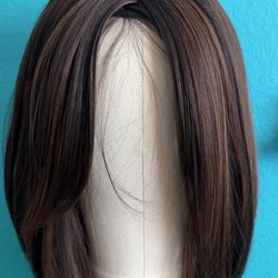 Heat resistant short, synthetic wig, brown with highlights, zigzag partying