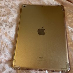 Apple iPad 8 Generación 32 Gigs Rose Gold $130