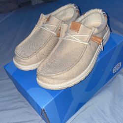 Hey Dude Size 8 Men’s 
