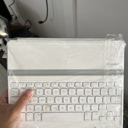 Logitech iPad Keyboard 