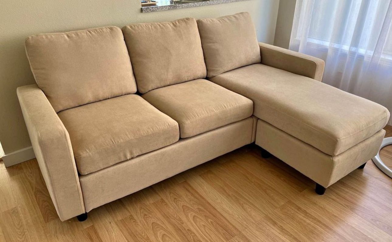 beautiful couch with a storage, new condition