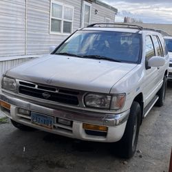 1996 Nissan Pathfinder LE 4x4 – Needs Engine –Mechanic Special – Clean - $595 (Reno)