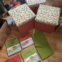 Huge Colapsible Storage Ottoman And Cube Bundle