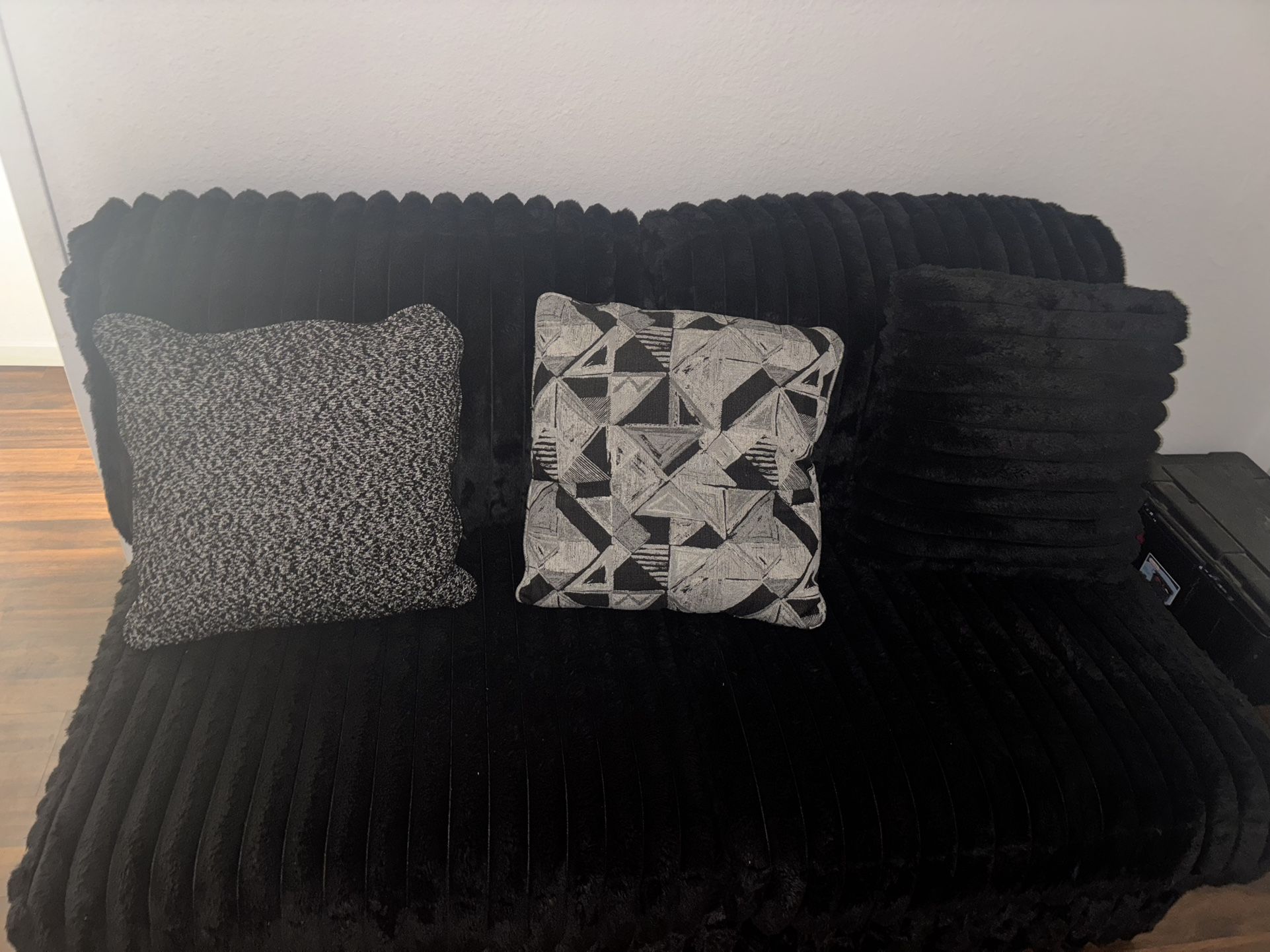 Ashley 3piece Set Couch