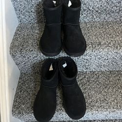 UGG  Girls  Size 4 And Size 5