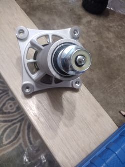 Riding Mowers  Blade Spindle Assembly 
