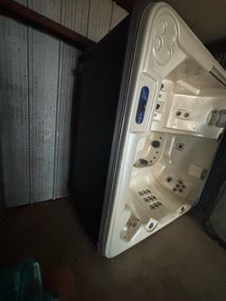 Hot Tub Spa with Multiple Jets and cover