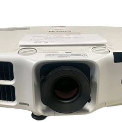 Epson PowerLite Pro G6750WU WUXGA 3LCD Projector 10hrs bulb use
(Without Remote)