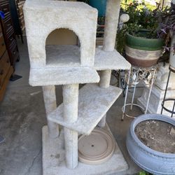 Gorgeous Cat Tree 