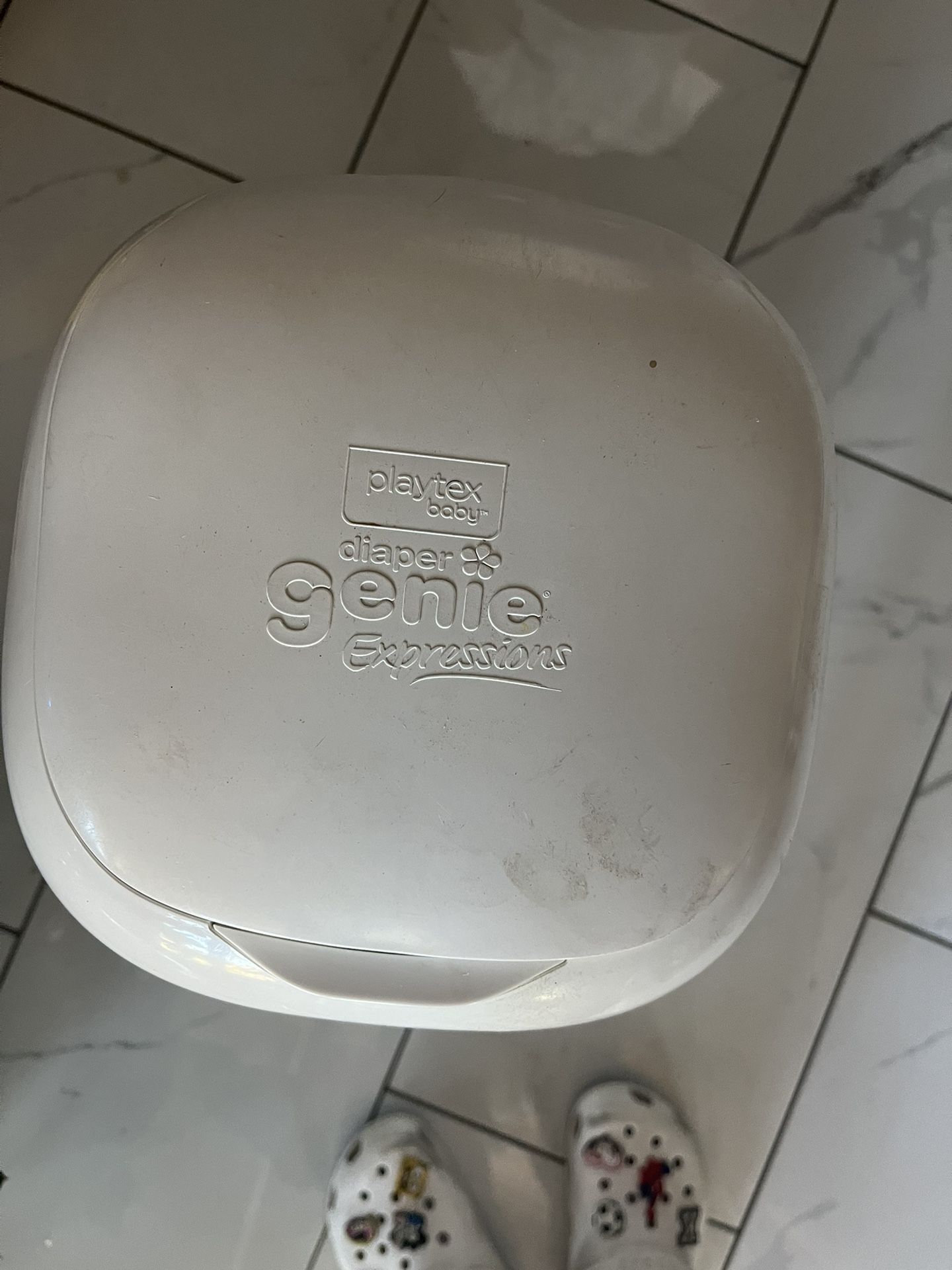 Genie diaper can