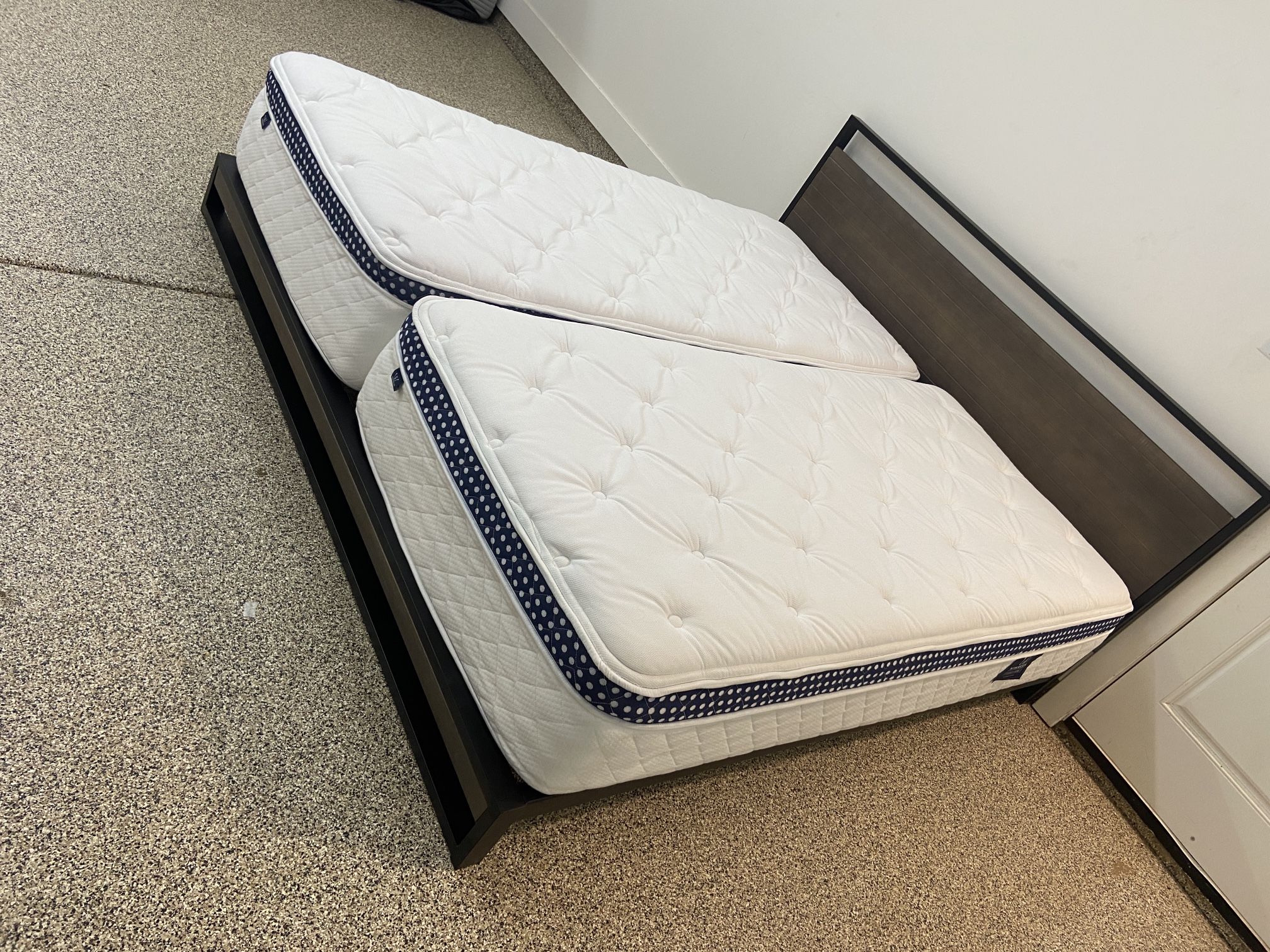 Like New! Split King WinkBed Luxury Mattresses for Sale in Queen Creek