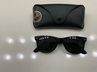 RAY BAN WAYFARER SUNGLASSES
