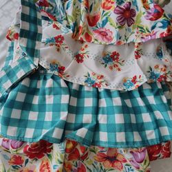 NEW EXTRA LARGE FLOWERS DESIGN RUFFLES  LIKE CLOTHES HAMPER CAN CARRY TO LAUNDRYMAT COMES WITH ATTACHED STRAP