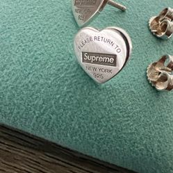 Supreme X Tiffany & Co. Pearl Earrings