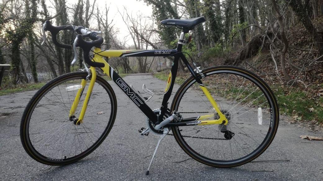 Black and Yellow GMC Denali Road Bike (56 cm)