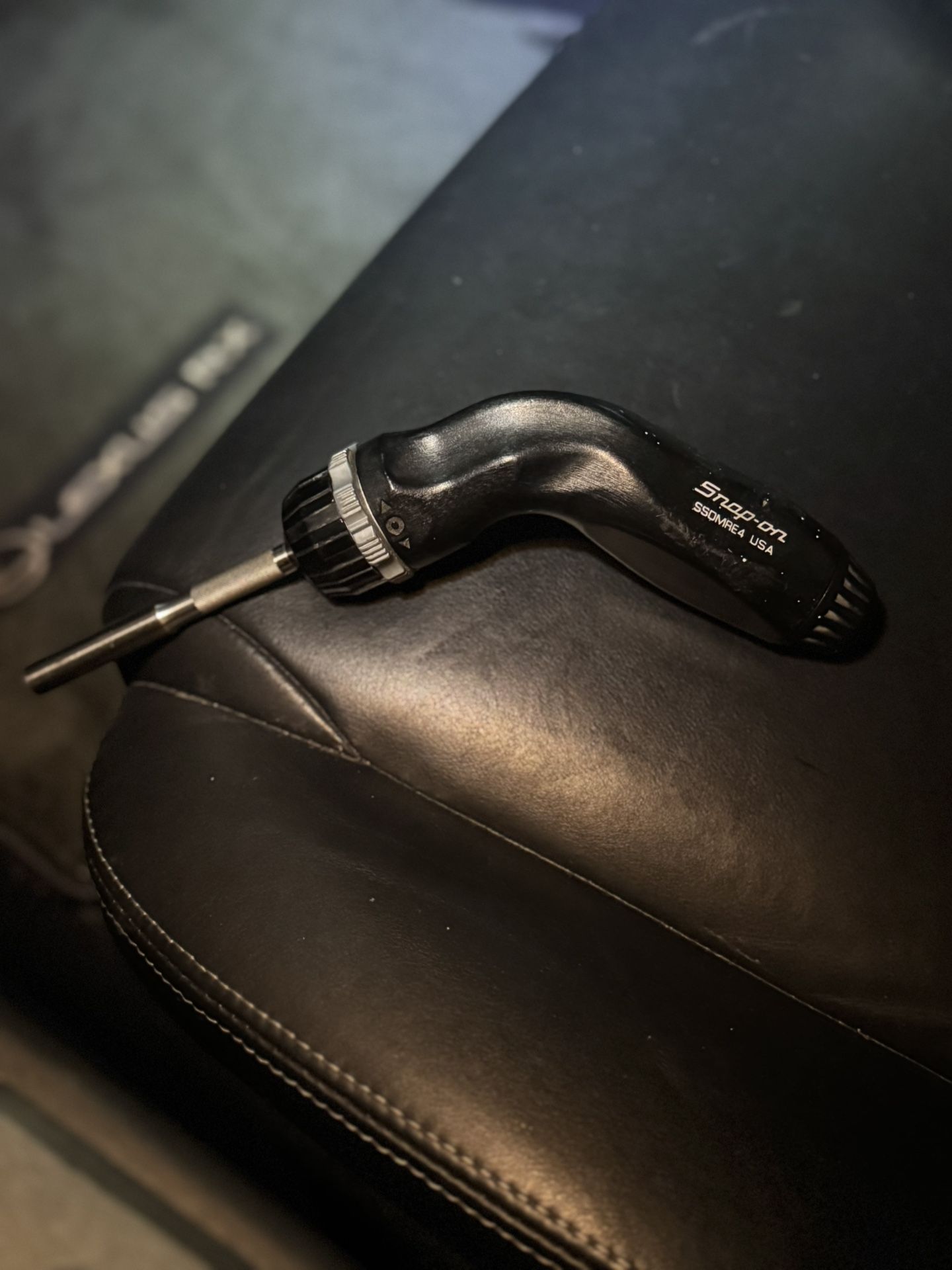 Snap On SSDMRE4 Pistol Grip Ratcheting Screwdriver In Black With Bits