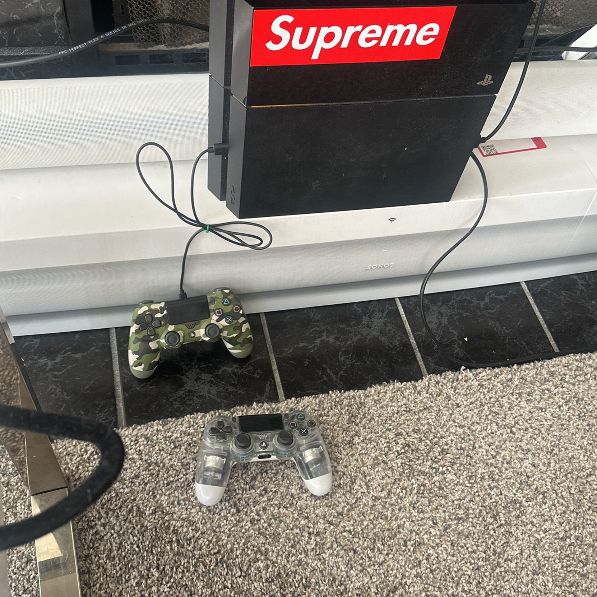 Play Station 4