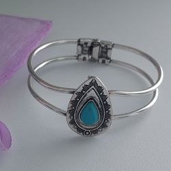 Bracelet Turquoise Colored Stone Pewter Colored Hinged Cuff
