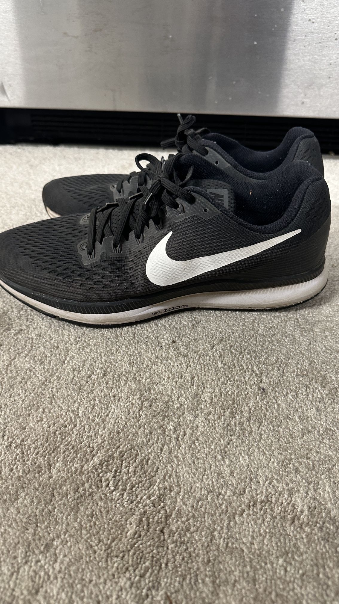 Men’s Nike shoes size 11.5