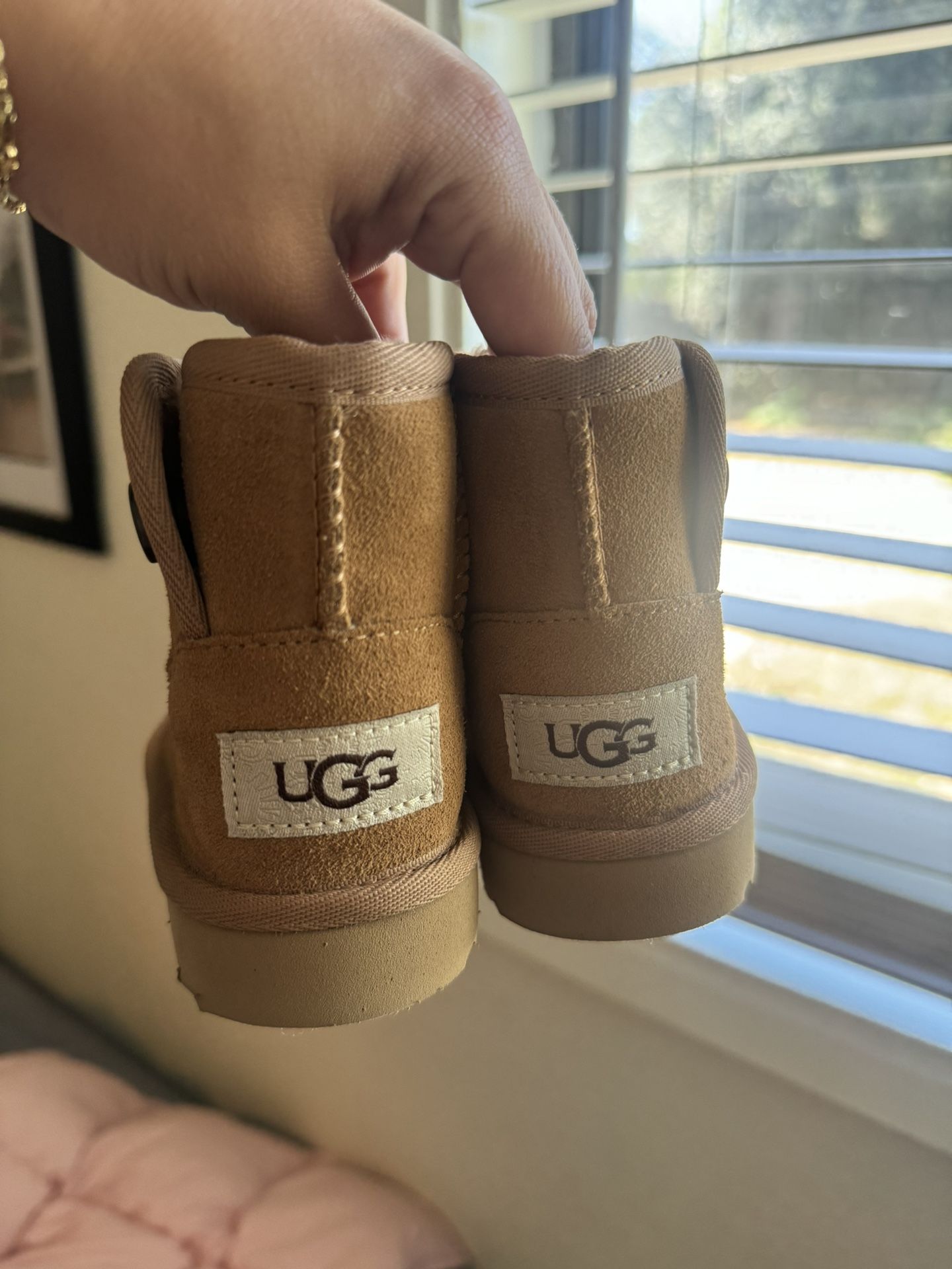 Uggs Size 6 Toddler 