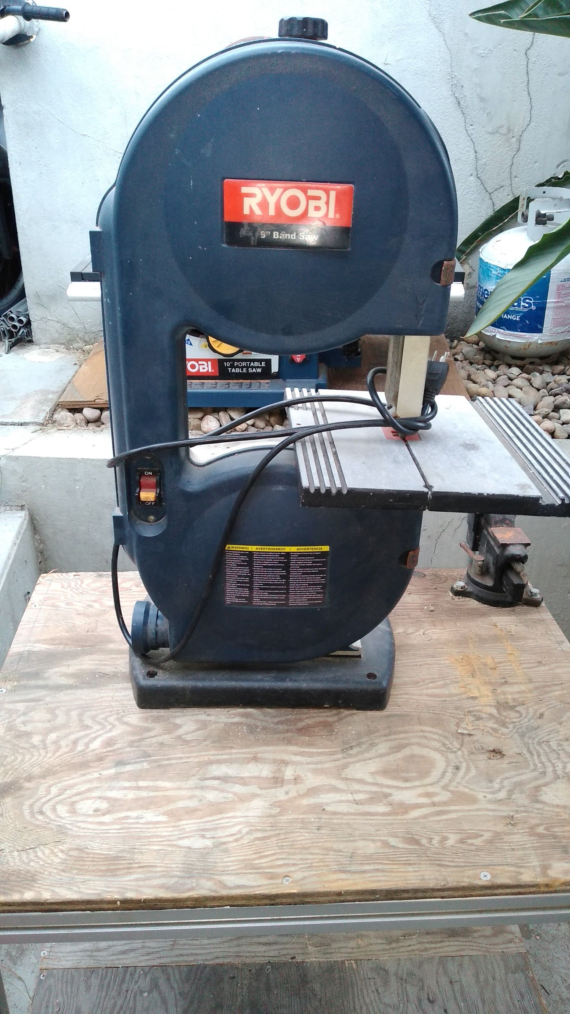 RYOBI 9" BAND SAW