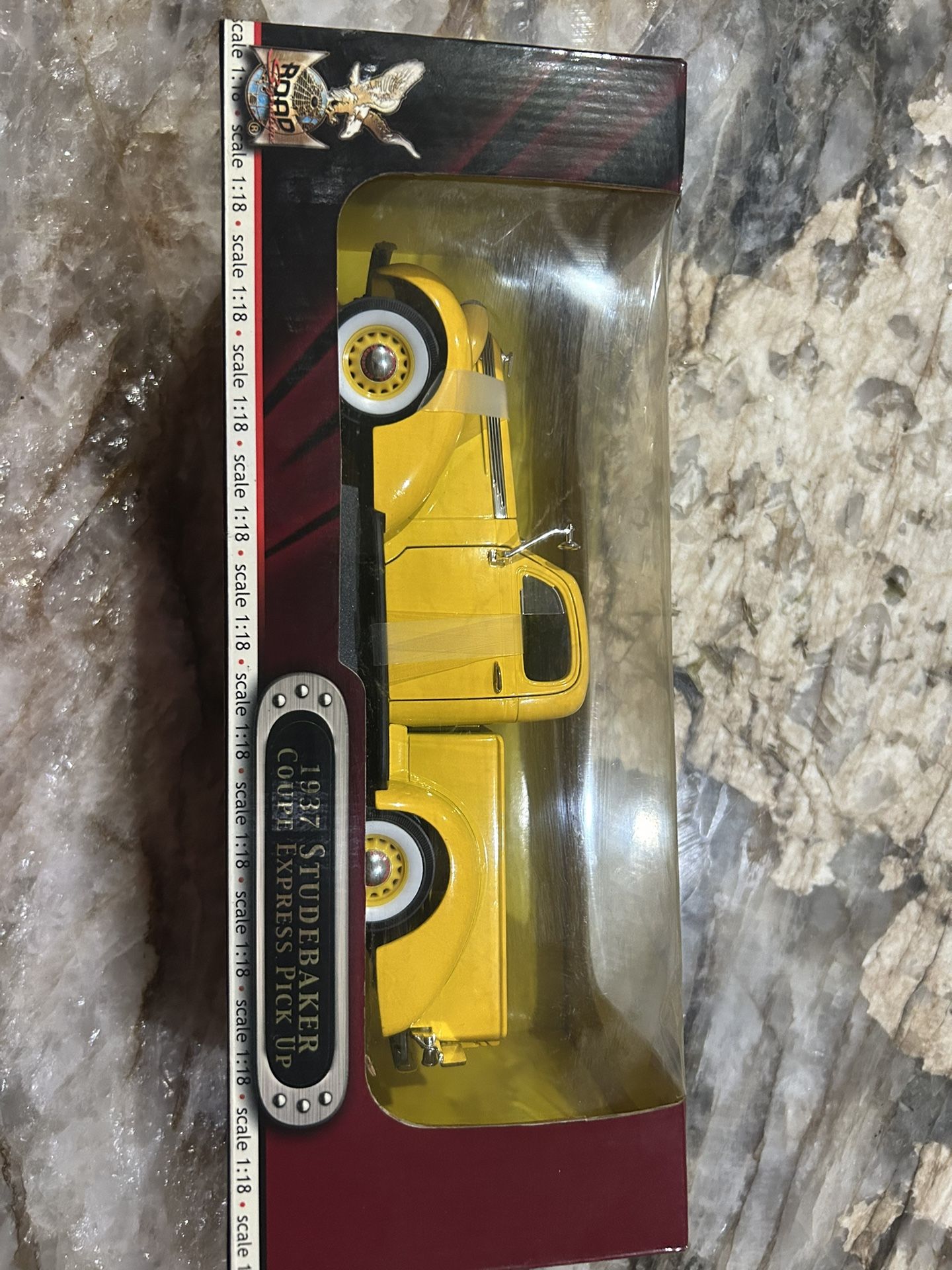 Die Cast Metal Collection Deluxe Edition 1937 Studebaker Coupe Express Pick Up
