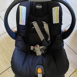 Chicco Keyfit 30 Infant Car seat WITH BASE