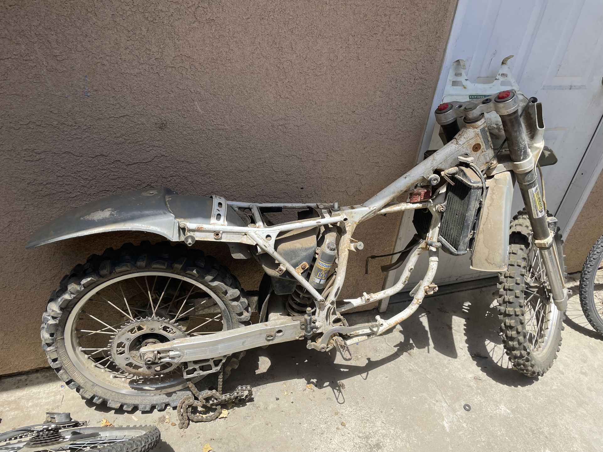 husqavarna 250 frame send offer