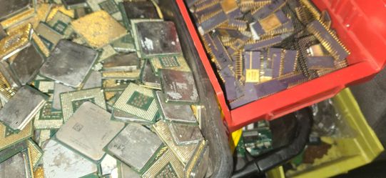Lot of Mixed CPU Processors for Scrap or melt gold