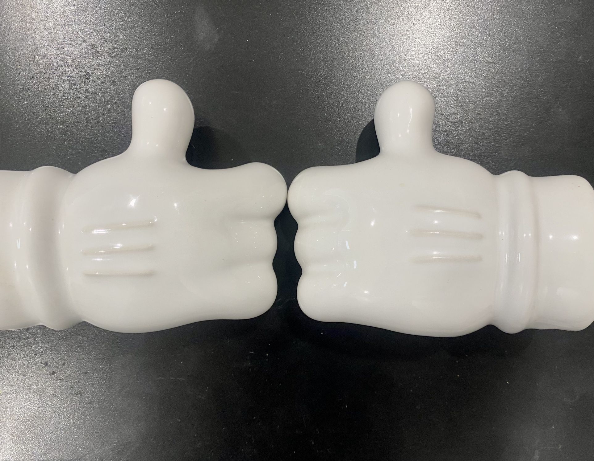 **RARE **Disney CERAMIC MICKEY MOUSE GLOVE HANDS TOILET PAPER HOLDER BAR