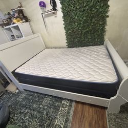 Full Size White Sleigh Bed(without Mattress)