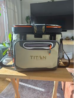 Titan Deep Freeze Cooler Bag