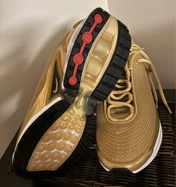 Nike Men’s Air Max DN Low Top Athletic Sneakers Solid Gold Lace Up
