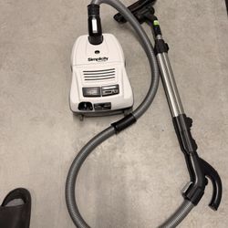 Simplicity Vacuum
