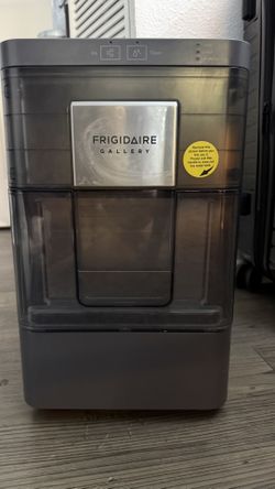 Frigidaire Gallery countertop nugget ice maker 44 lbs