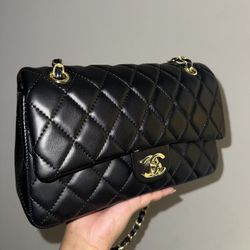 Classic Chanel Lambskin Quilted Medium Double Flap Black